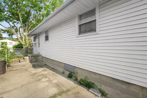 Exterior - 1302 E Fair Ave, Lancaster, OH 43130 photo 6 of 8