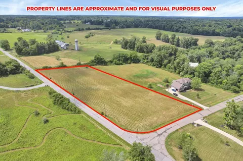 101 Fallen Ash Dr, Granville, OH 43023