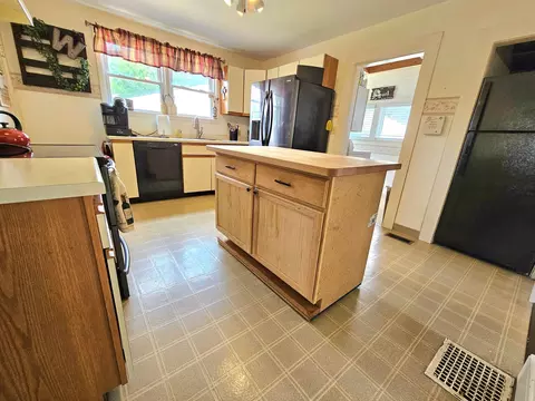 122 E 1st St, Springfield, OH 45504 photo 12