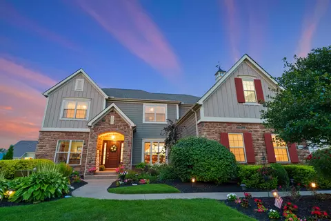 5669 Delano Ave, Lewis Center, OH 43035
