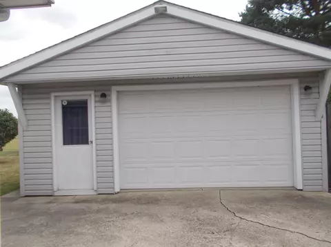 748 Robinson St, Marion, OH 43302 photo 2