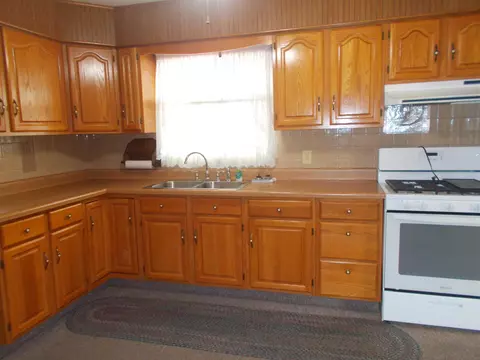 748 Robinson St, Marion, OH 43302 photo 5