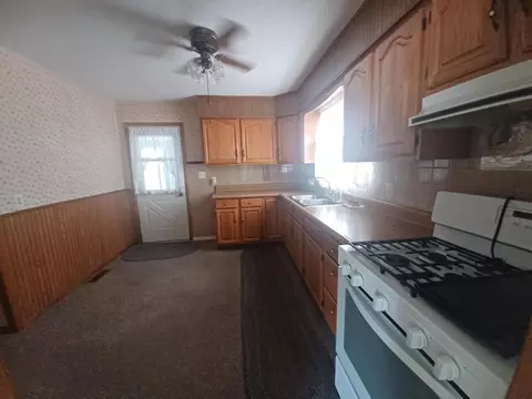 748 Robinson St, Marion, OH 43302 photo 8