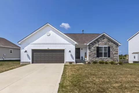 151 Terrier Ct, Pataskala, OH 43062