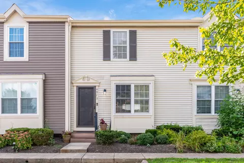4973 Singleton Dr #15B, Hilliard, OH 43026