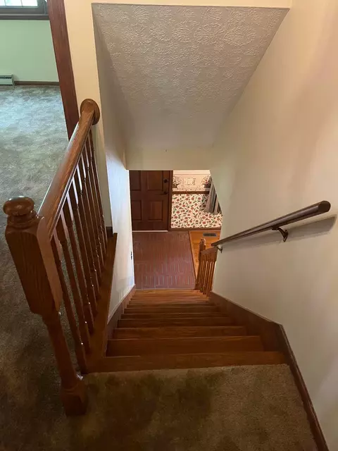 Entry Way - 4562 Gooding Rd, Marion, OH 43302 photo 3 of 4