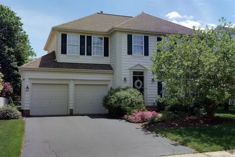 5132 Stonhope Rd, New Albany, OH 43054