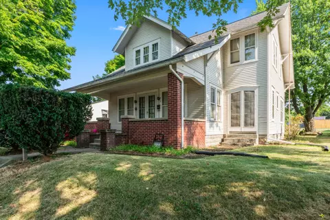 914 E Main Pkwy, Newark, OH 43055