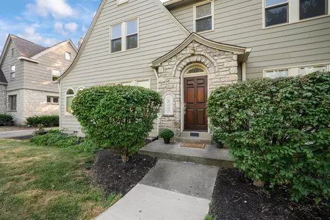 2399 Kensington Dr, Columbus, OH 43221