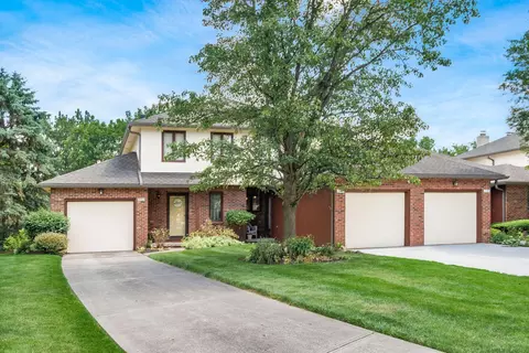 3208 Parkview Cir, Grove City, OH 43123