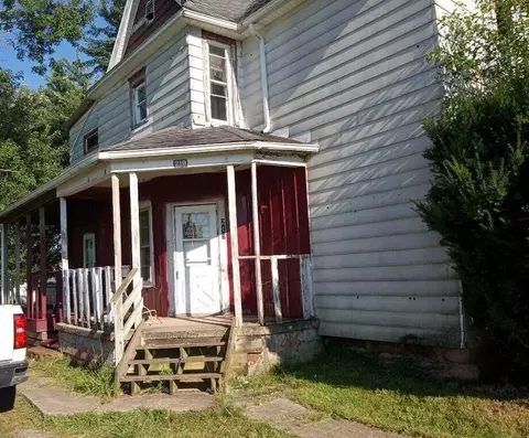 219 Hedges St, Mansfield, OH 44902 photo 2