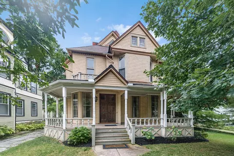 260 N Franklin St, Delaware, OH 43015