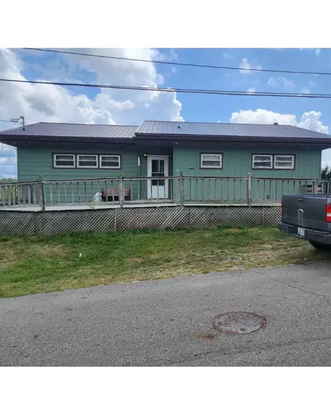 208 E Poplar St, Junction City, OH 43748