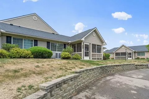 131 Hillview Ct, Heath, OH 43056