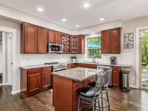 Kitchen - 5698 Tynecastle Loop, Dublin, OH 43016 photo 1 of 4