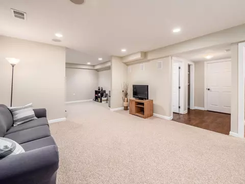 Living - 5698 Tynecastle Loop, Dublin, OH 43016 photo 9 of 10