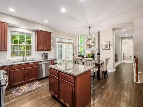 Kitchen - 5698 Tynecastle Loop, Dublin, OH 43016 photo 2 of 4
