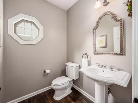 Bath - 5698 Tynecastle Loop, Dublin, OH 43016 photo 1 of 8