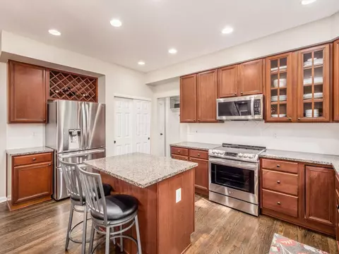 Kitchen - 5698 Tynecastle Loop, Dublin, OH 43016 photo 4 of 4