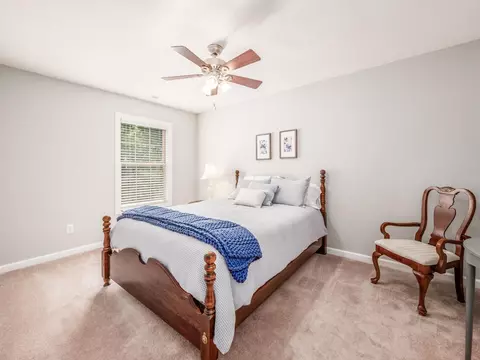 Bedroom - 5698 Tynecastle Loop, Dublin, OH 43016 photo 7 of 10