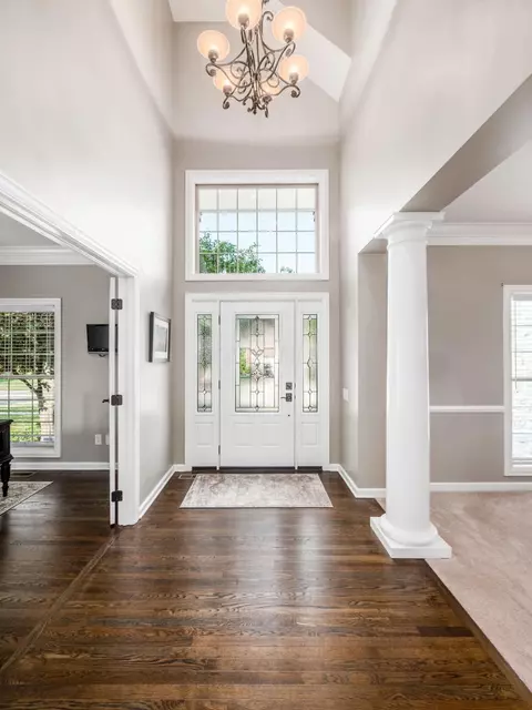 Entry Way - 5698 Tynecastle Loop, Dublin, OH 43016 photo 3 of 4