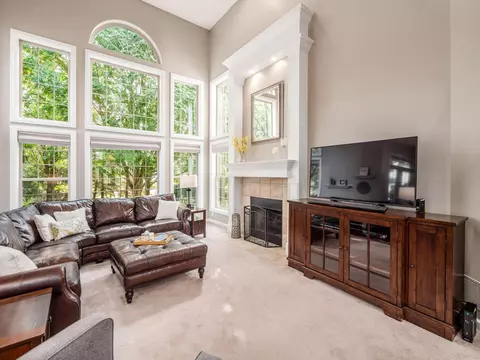 Living - 5698 Tynecastle Loop, Dublin, OH 43016 photo 5 of 10