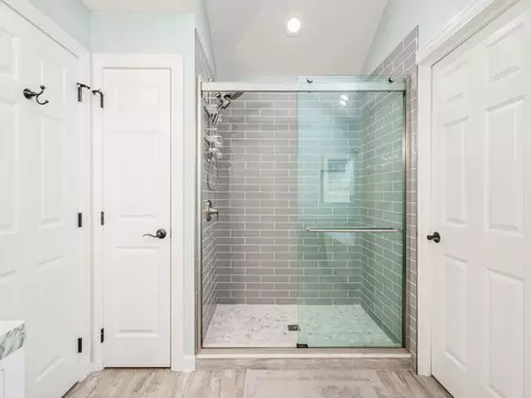 Bath - 5698 Tynecastle Loop, Dublin, OH 43016 photo 4 of 8