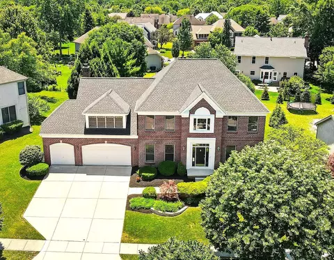 5545 Fawnbrook Ln, Dublin, OH 43017