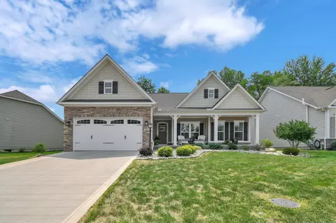 2026 Pine Hills Dr, Pataskala, OH 43062