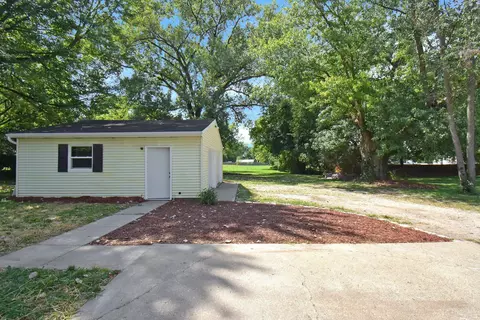 Exterior - 2619 Springfield Xenia Rd, Springfield, OH 45506 photo 9 of 10
