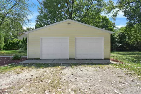 Exterior - 2619 Springfield Xenia Rd, Springfield, OH 45506 photo 8 of 10