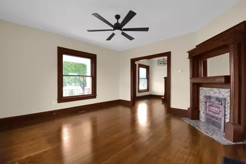 Living - 2619 Springfield Xenia Rd, Springfield, OH 45506 photo 2 of 2