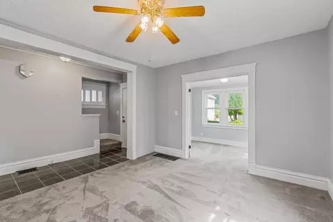 Living - 309 Willow St, Marion, OH 43302 photo 3 of 5