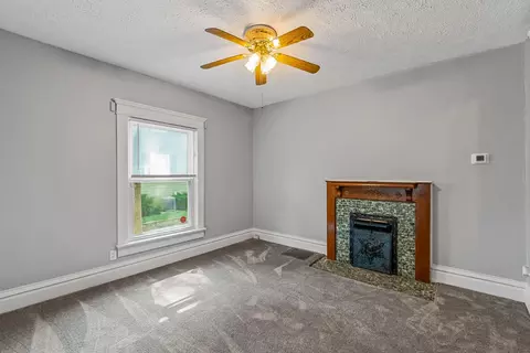 Living - 309 Willow St, Marion, OH 43302 photo 1 of 5
