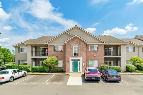 8019 Cranes Crossing Dr, Lewis Center, OH 43035