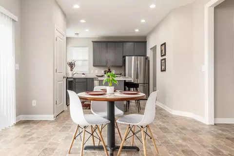 Dining - 573 Courtright Dr E, Pickerington, OH 43147 photo 3 of 3