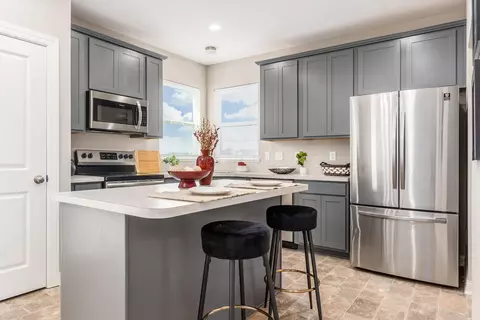 Kitchen - 573 Courtright Dr E, Pickerington, OH 43147 photo 1 of 4