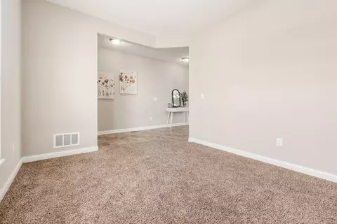 Living - 573 Courtright Dr E, Pickerington, OH 43147 photo 1 of 4