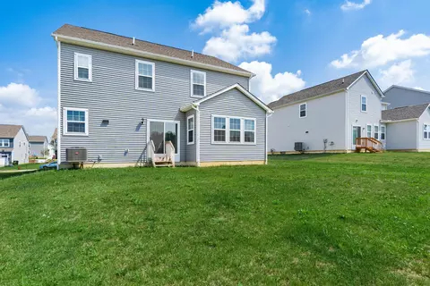Exterior - 573 Courtright Dr E, Pickerington, OH 43147 photo 6 of 6