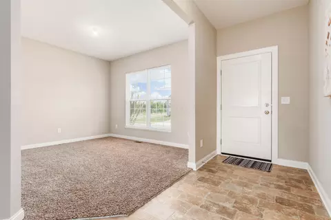 Entry Way - 573 Courtright Dr E, Pickerington, OH 43147 photo 2 of 6