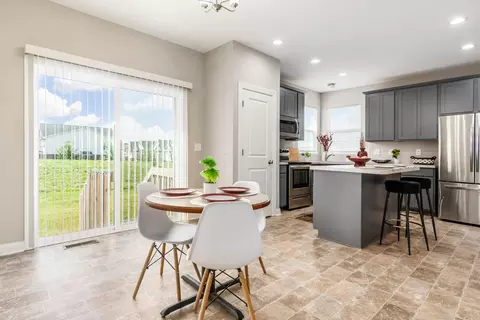 Dining - 573 Courtright Dr E, Pickerington, OH 43147 photo 1 of 3
