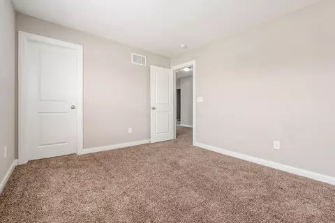 Bedroom - 573 Courtright Dr E, Pickerington, OH 43147 photo 2 of 6