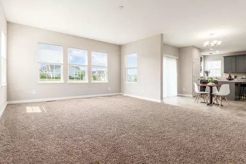 Living - 573 Courtright Dr E, Pickerington, OH 43147 photo 3 of 4