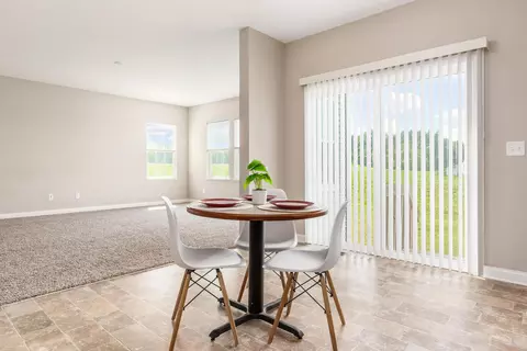 Dining - 573 Courtright Dr E, Pickerington, OH 43147 photo 2 of 3