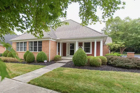 341 Gwennol Ln, Granville, OH 43023