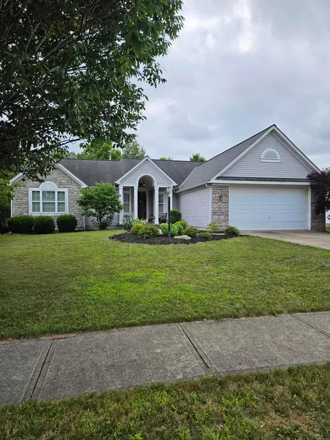2570 Abbey Knoll Dr, Lewis Center, OH 43035