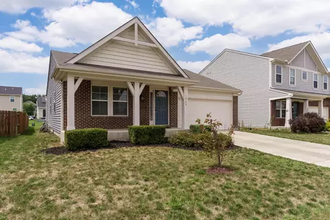 1969 Spring Cove Dr, Grove City, OH 43123