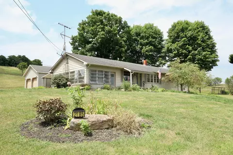 2185 Tent Rd NE, Lancaster, OH 43130