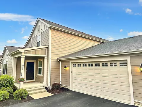 1053 Little Bear Dr, Lewis Center, OH 43035