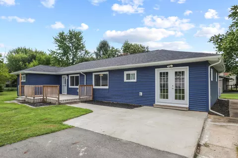 69 5th Ave SW, Pataskala, OH 43062
